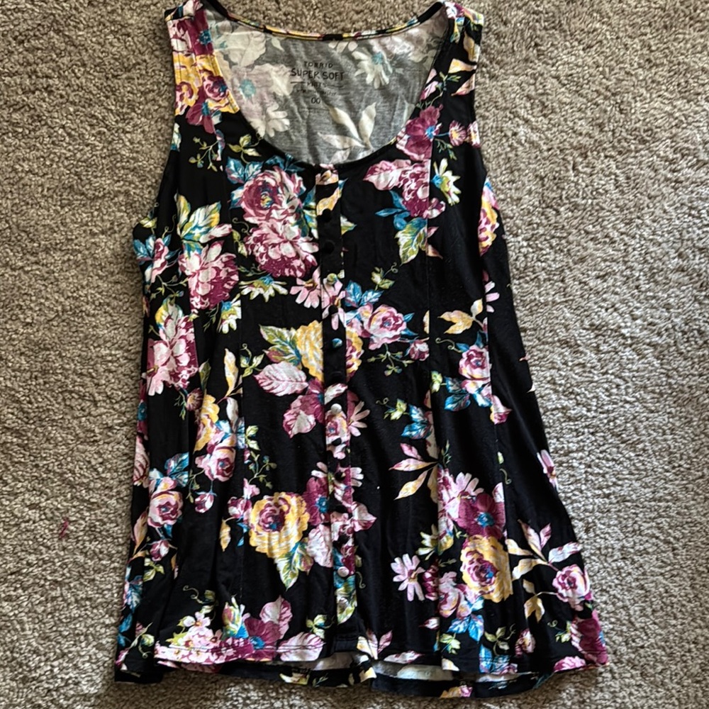Torrid Black and Pink Pleated Sleeveless Tank Top